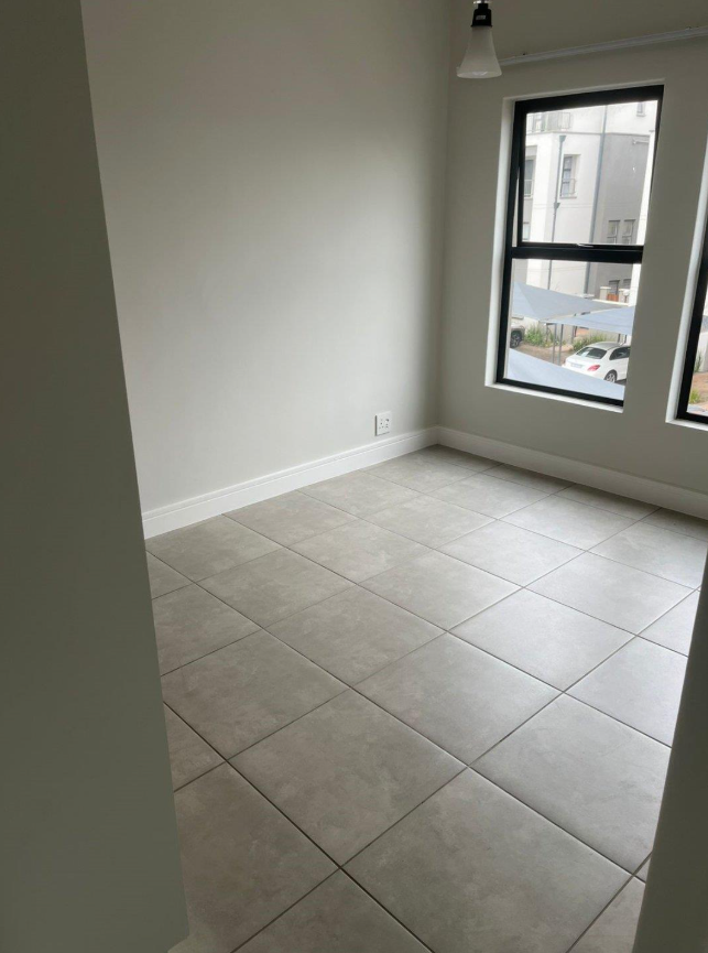 To Let 2 Bedroom Property for Rent in Waterfall Gauteng