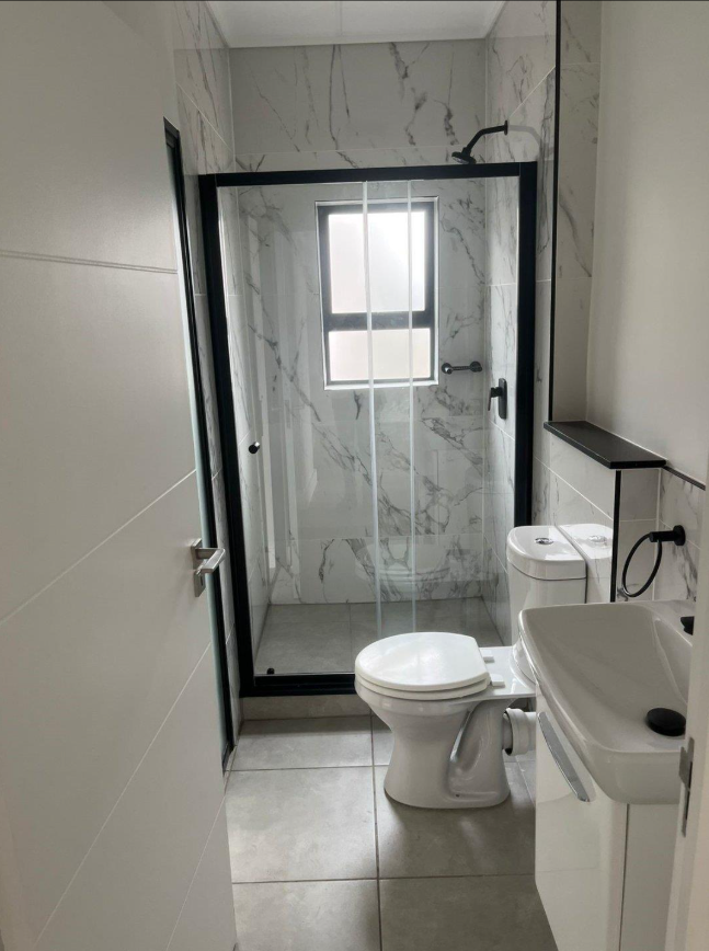 To Let 2 Bedroom Property for Rent in Waterfall Gauteng