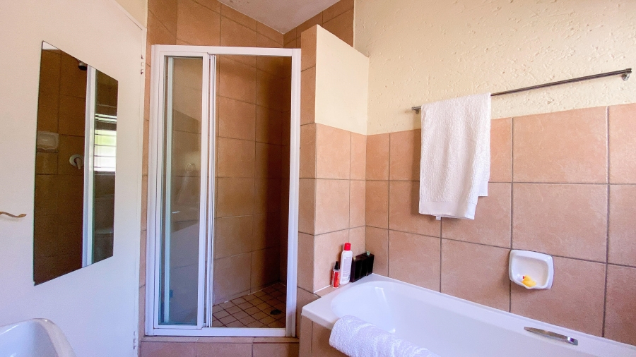 2 Bedroom Property for Sale in Lonehill Gauteng