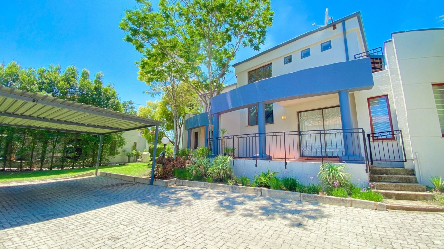 2 Bedroom Property for Sale in Lonehill Gauteng