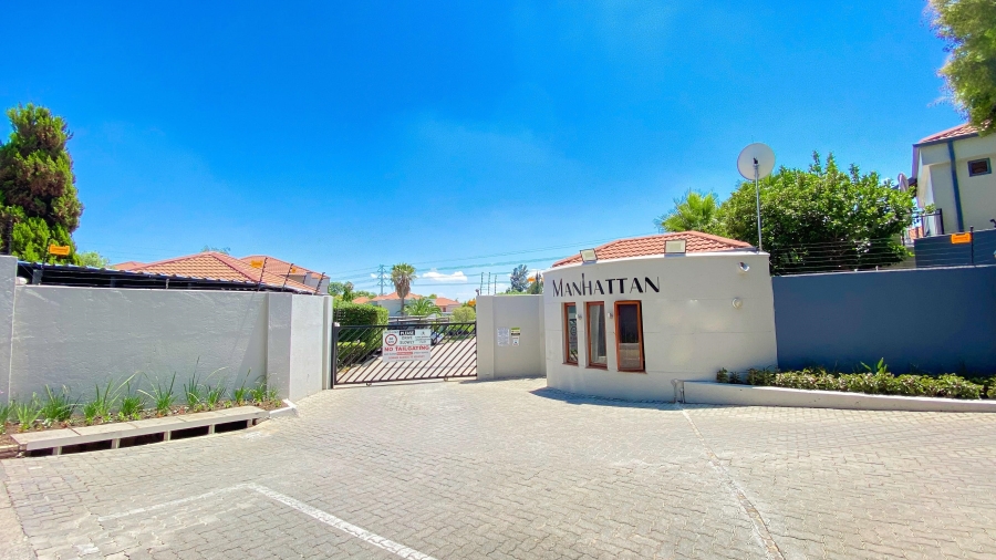 2 Bedroom Property for Sale in Lonehill Gauteng