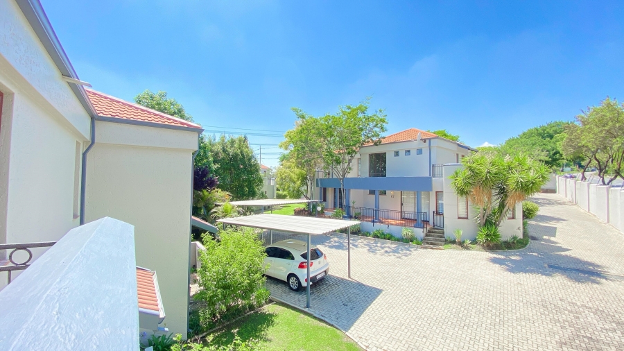 2 Bedroom Property for Sale in Lonehill Gauteng