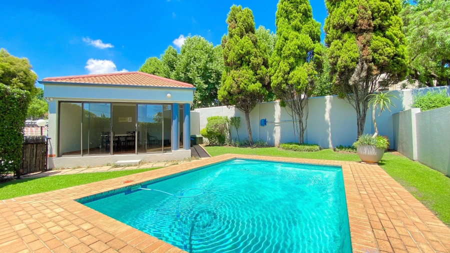 2 Bedroom Property for Sale in Lonehill Gauteng