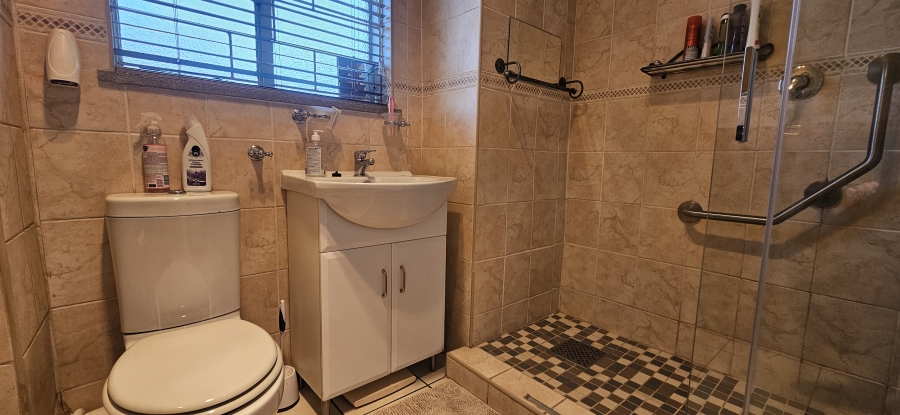2 Bedroom Property for Sale in Three Rivers Gauteng