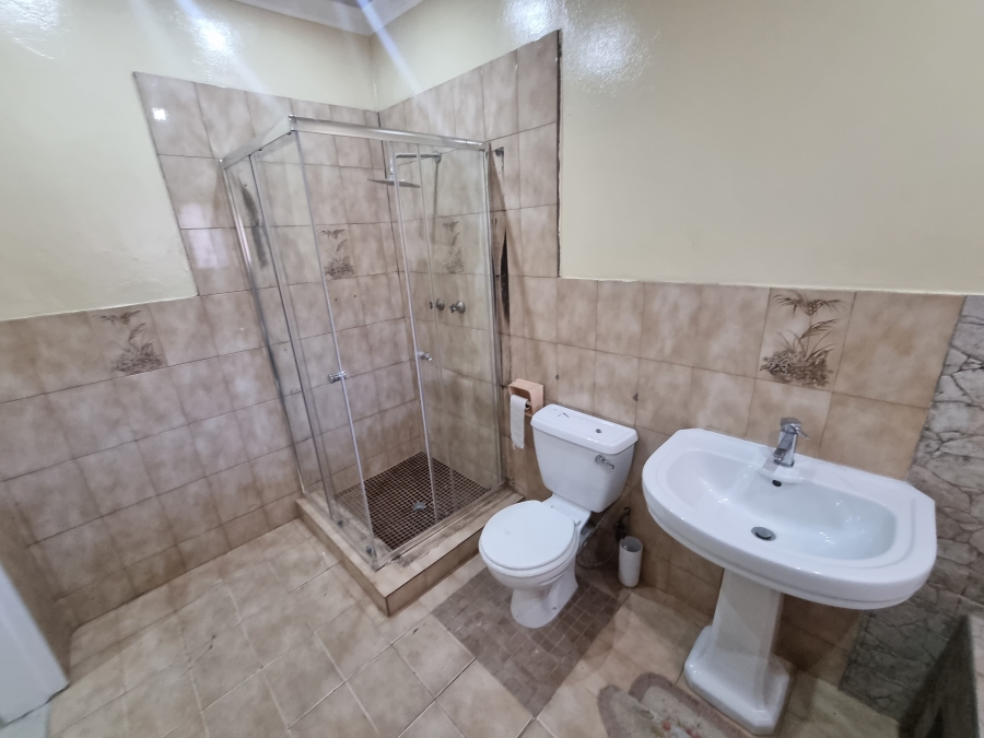 To Let 1 Bedroom Property for Rent in Orlando East Gauteng