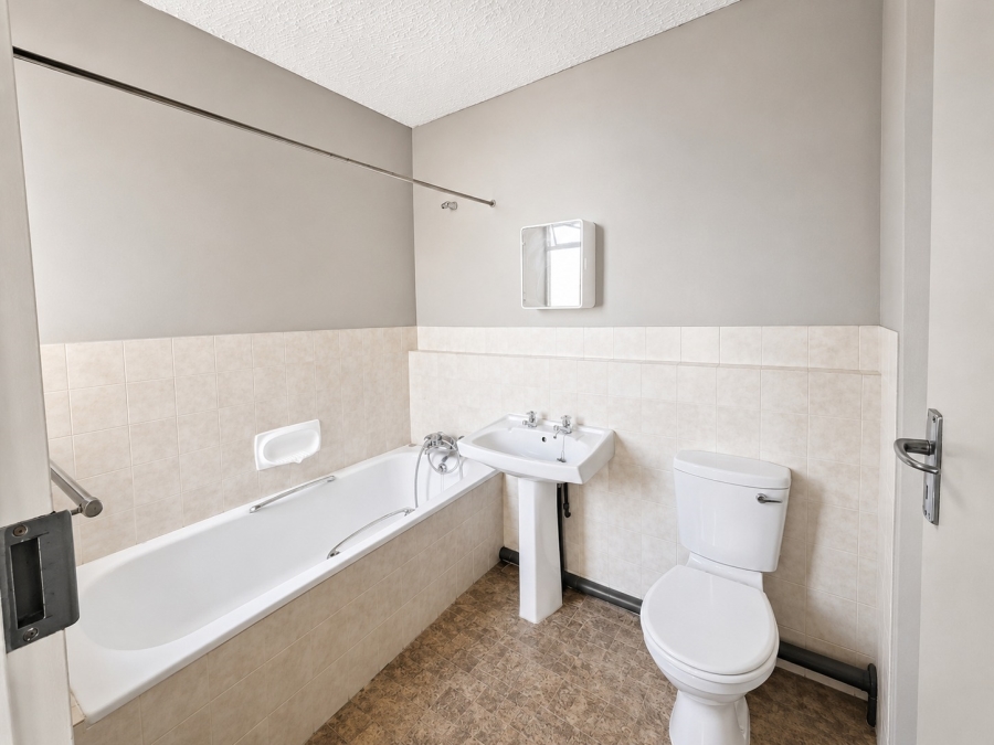 1 Bedroom Property for Sale in Wonderboom South Gauteng