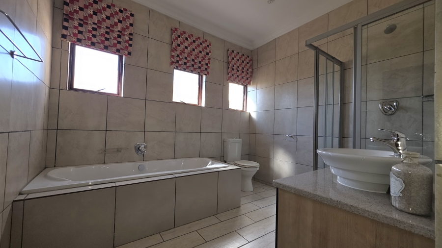 3 Bedroom Property for Sale in Eldo Ridge Estate Gauteng