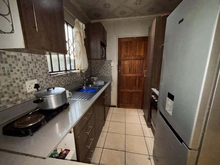 2 Bedroom Property for Sale in Protea Glen Gauteng