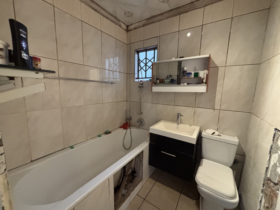 2 Bedroom Property for Sale in Protea Glen Gauteng