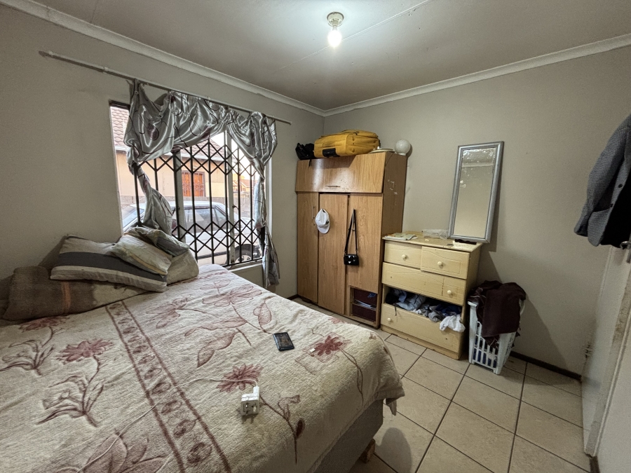 2 Bedroom Property for Sale in Protea Glen Gauteng