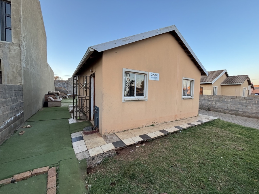 2 Bedroom Property for Sale in Protea Glen Gauteng