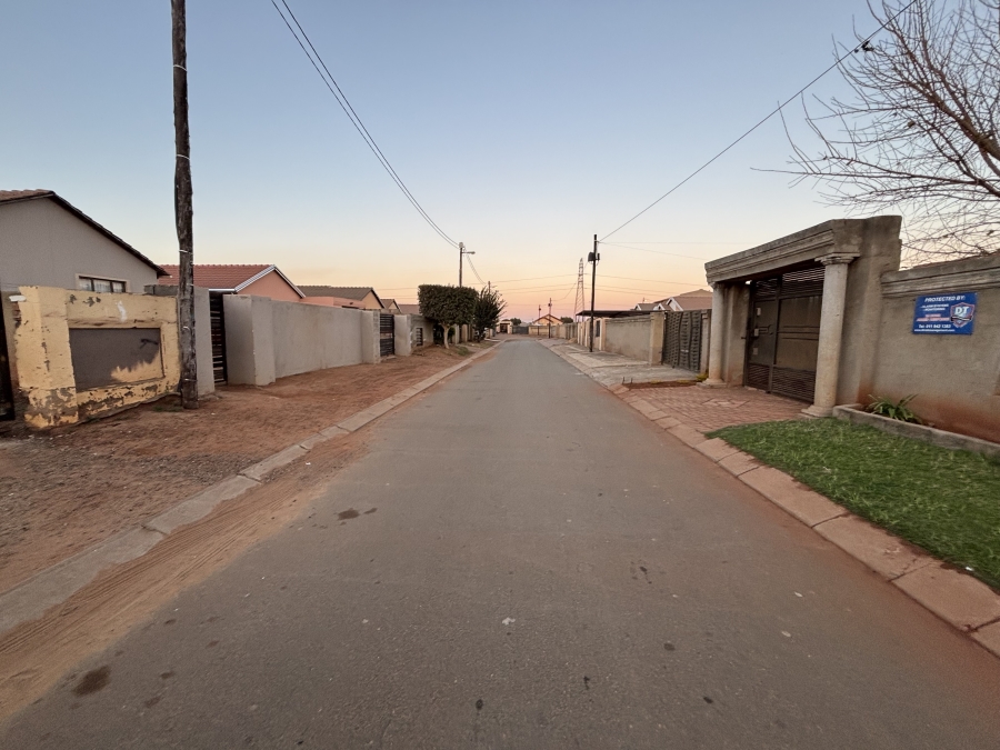 2 Bedroom Property for Sale in Protea Glen Gauteng