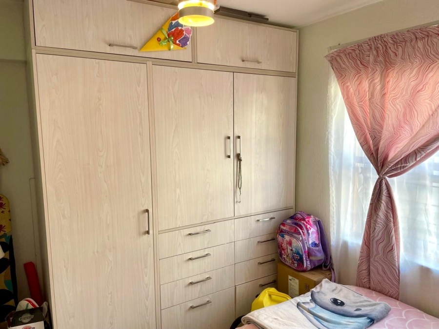 2 Bedroom Property for Sale in Lakefield Gauteng