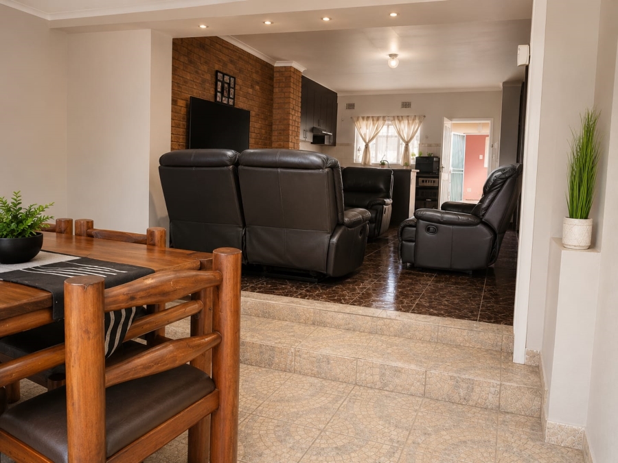 5 Bedroom Property for Sale in Strubenvale Gauteng