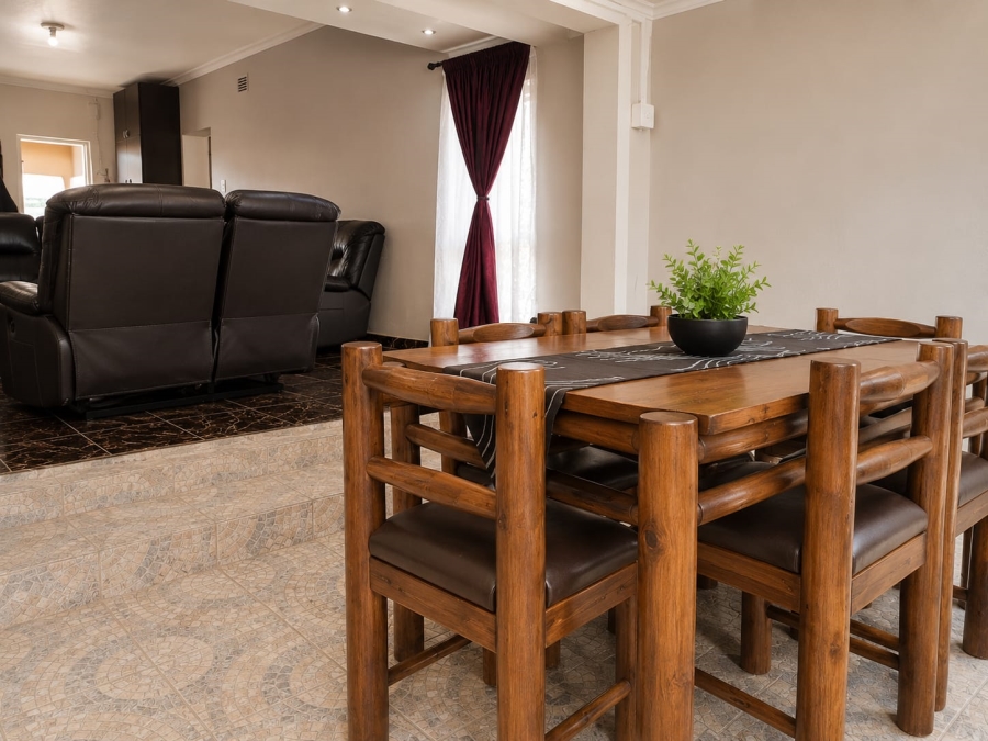 5 Bedroom Property for Sale in Strubenvale Gauteng