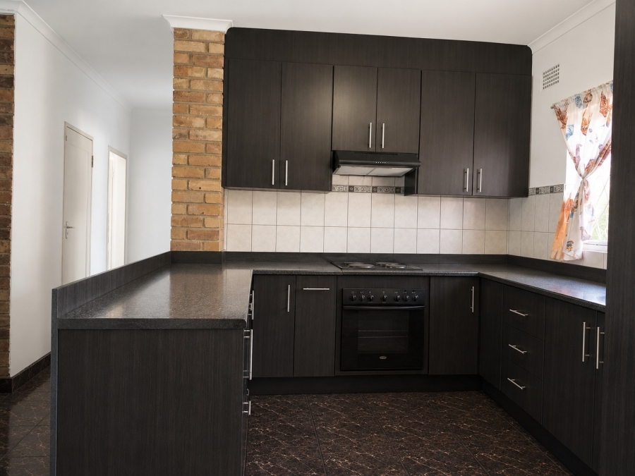 5 Bedroom Property for Sale in Strubenvale Gauteng