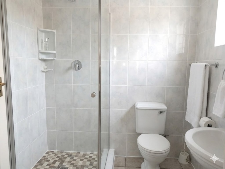 5 Bedroom Property for Sale in Strubenvale Gauteng