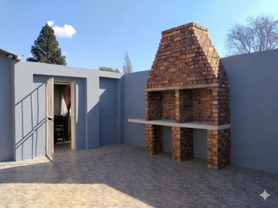 5 Bedroom Property for Sale in Strubenvale Gauteng