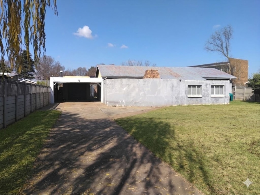 5 Bedroom Property for Sale in Strubenvale Gauteng