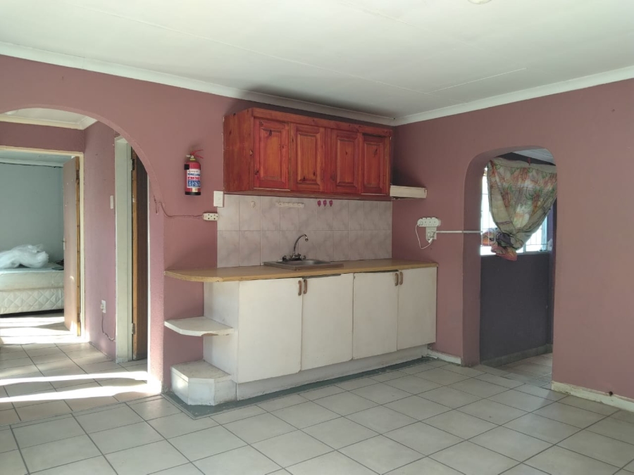 5 Bedroom Property for Sale in Strubenvale Gauteng