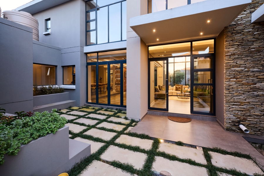 4 Bedroom Property for Sale in Waterfall Country Estate Gauteng