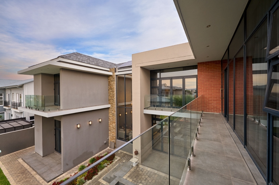 4 Bedroom Property for Sale in Waterfall Country Estate Gauteng