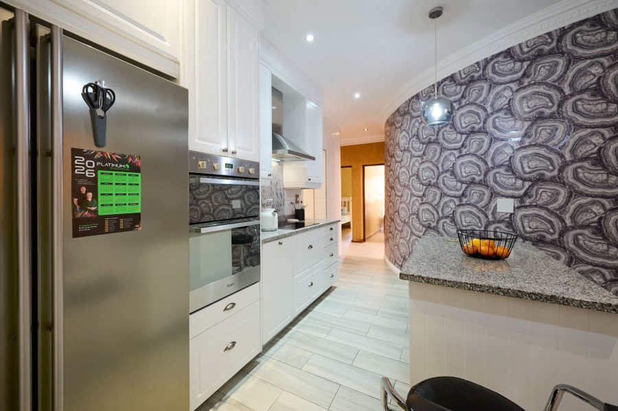 5 Bedroom Property for Sale in Carlswald North Estate Gauteng