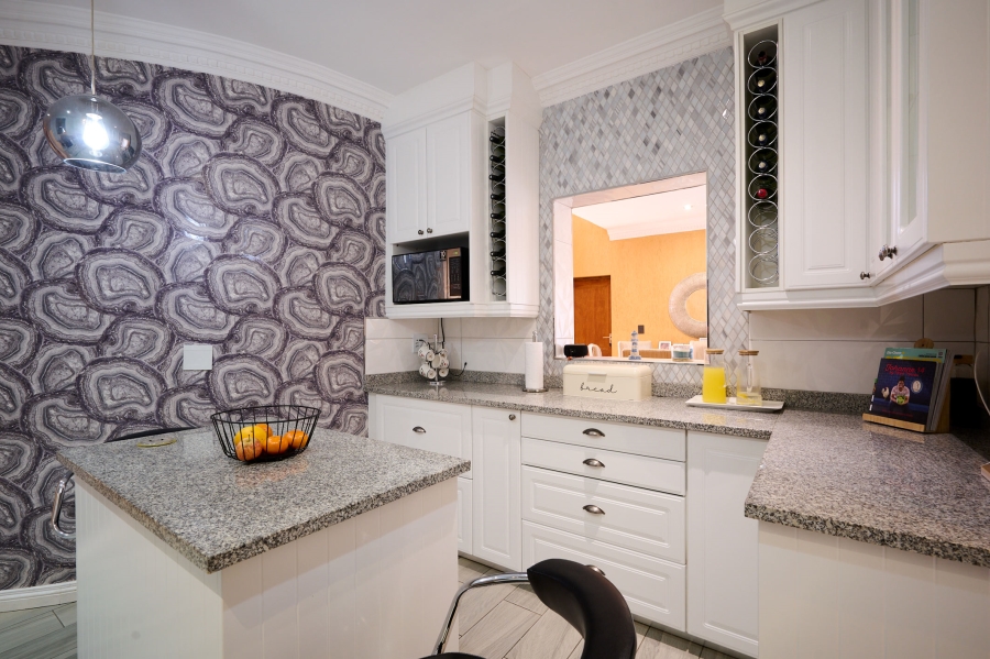 5 Bedroom Property for Sale in Carlswald North Estate Gauteng