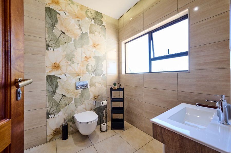 5 Bedroom Property for Sale in Carlswald North Estate Gauteng