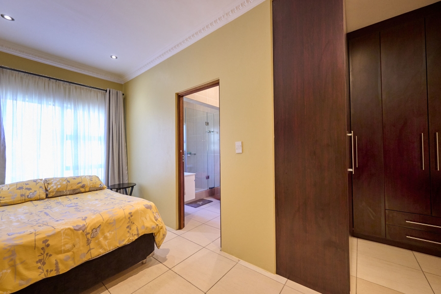 5 Bedroom Property for Sale in Carlswald North Estate Gauteng