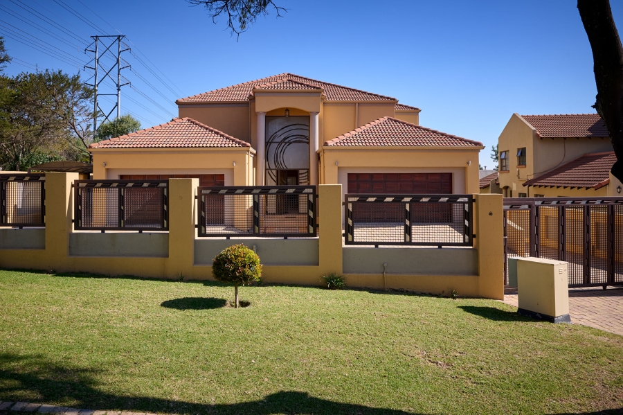5 Bedroom Property for Sale in Carlswald North Estate Gauteng