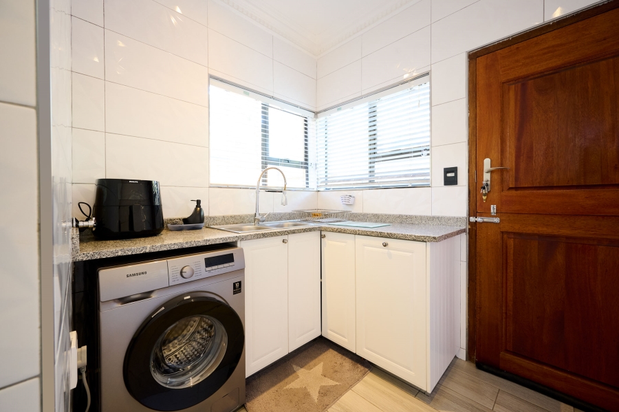 5 Bedroom Property for Sale in Carlswald North Estate Gauteng