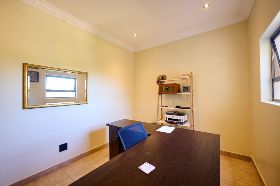 5 Bedroom Property for Sale in Carlswald North Estate Gauteng