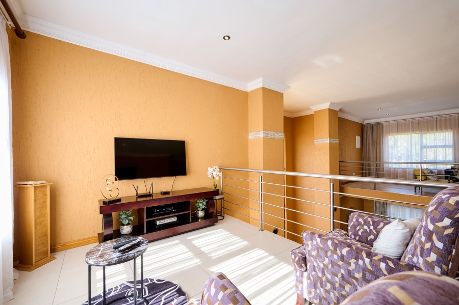 5 Bedroom Property for Sale in Carlswald North Estate Gauteng