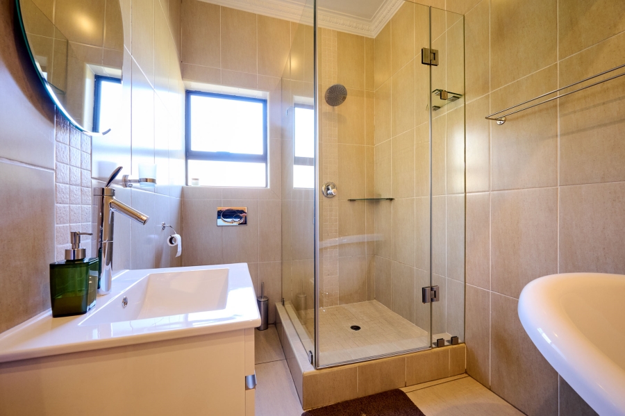 5 Bedroom Property for Sale in Carlswald North Estate Gauteng