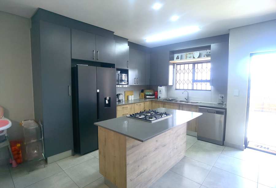 2 Bedroom Property for Sale in Die Hoewes Gauteng