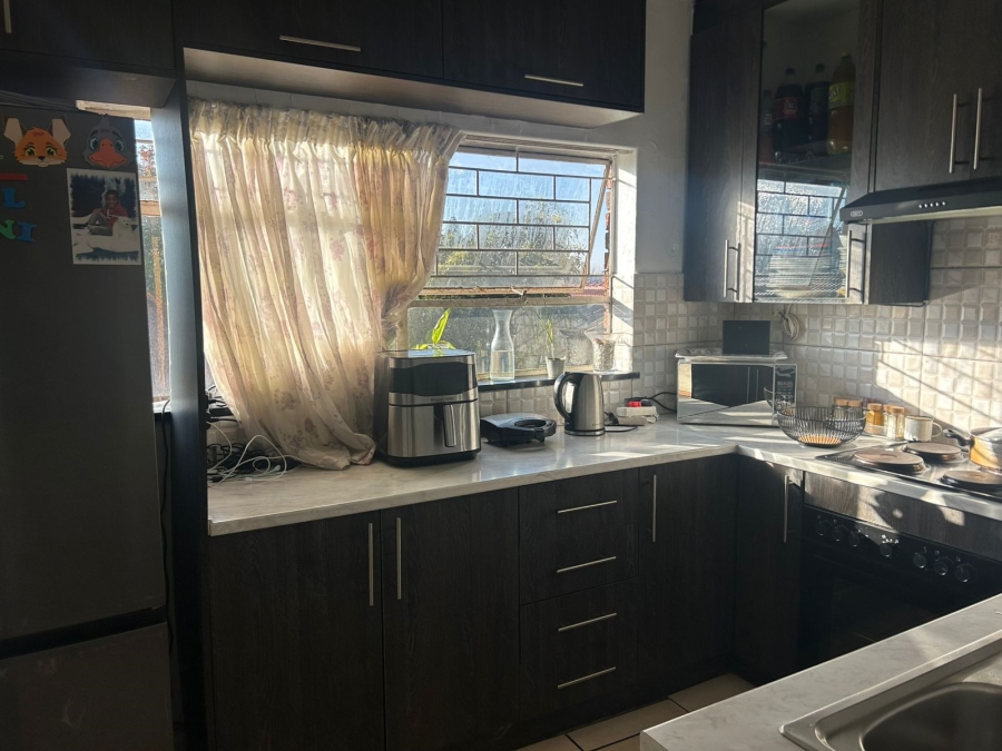 2 Bedroom Property for Sale in Edleen Gauteng