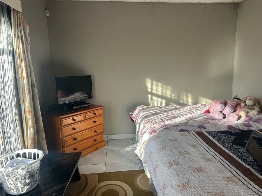 2 Bedroom Property for Sale in Edleen Gauteng
