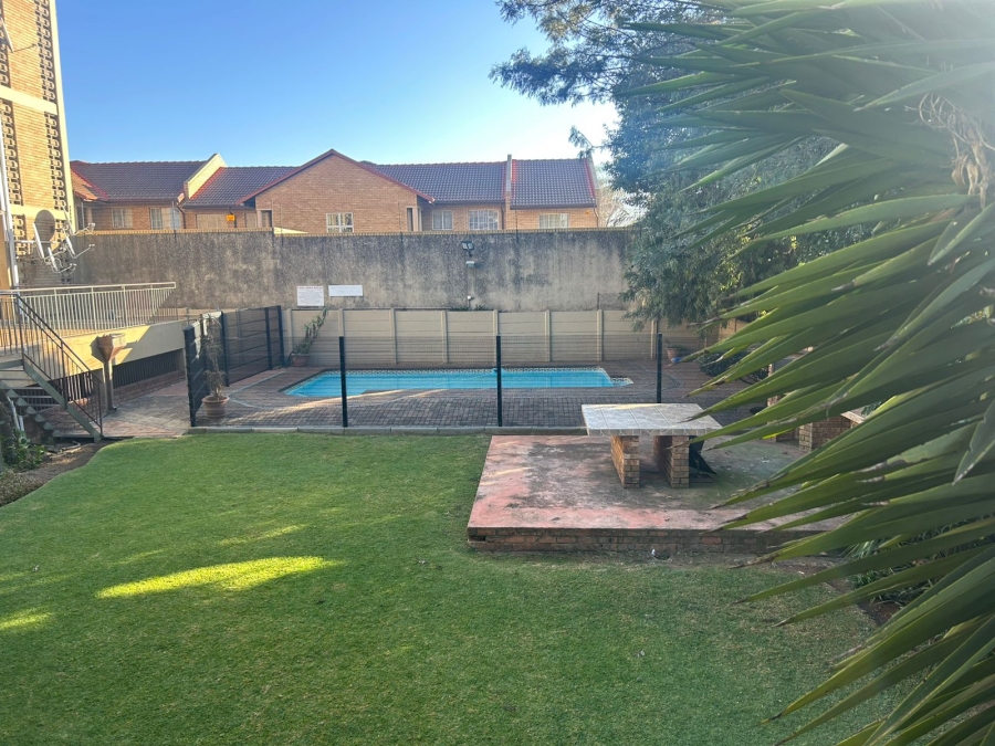 2 Bedroom Property for Sale in Edleen Gauteng