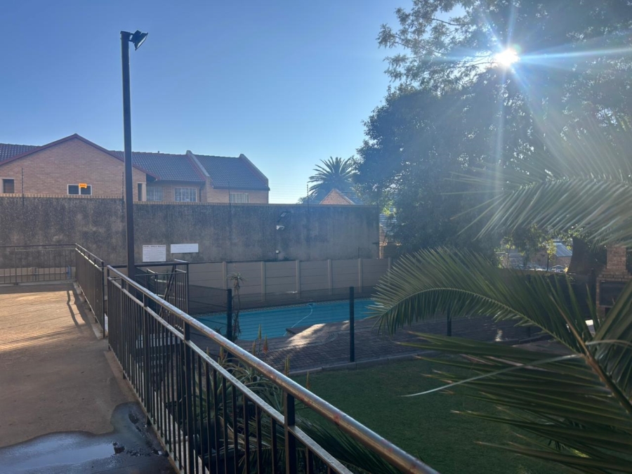 2 Bedroom Property for Sale in Edleen Gauteng