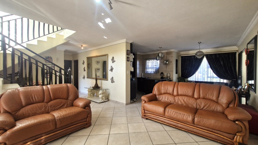 4 Bedroom Property for Sale in Amberfield Gauteng