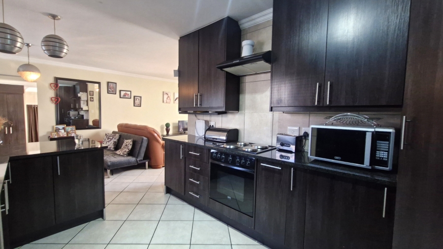 4 Bedroom Property for Sale in Amberfield Gauteng