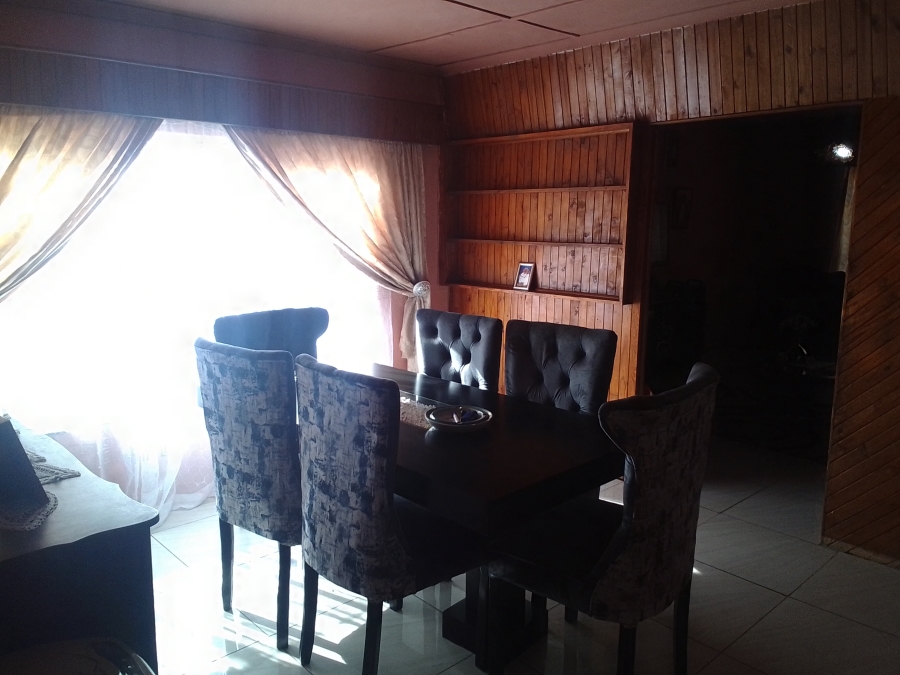 4 Bedroom Property for Sale in Theoville Gauteng