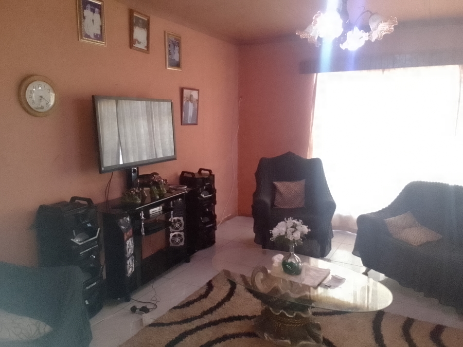 4 Bedroom Property for Sale in Theoville Gauteng