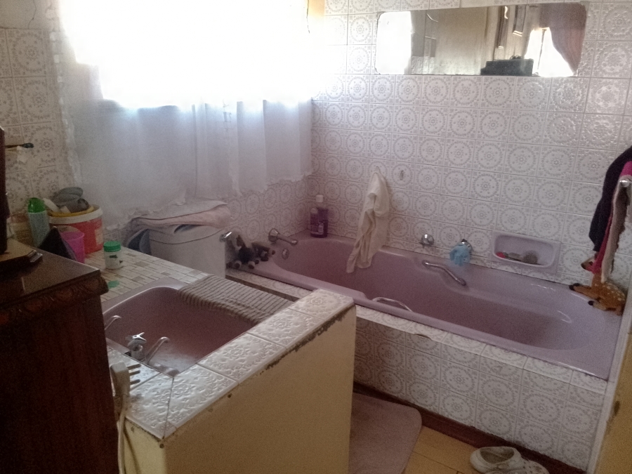 4 Bedroom Property for Sale in Theoville Gauteng