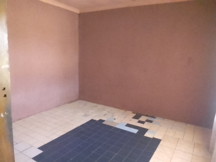 4 Bedroom Property for Sale in Theoville Gauteng