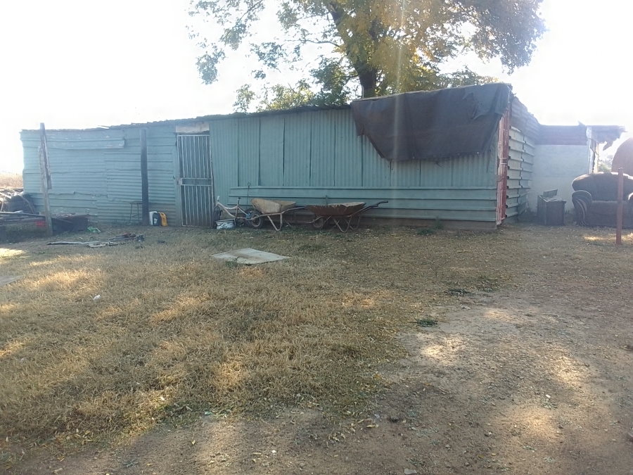 4 Bedroom Property for Sale in Theoville Gauteng