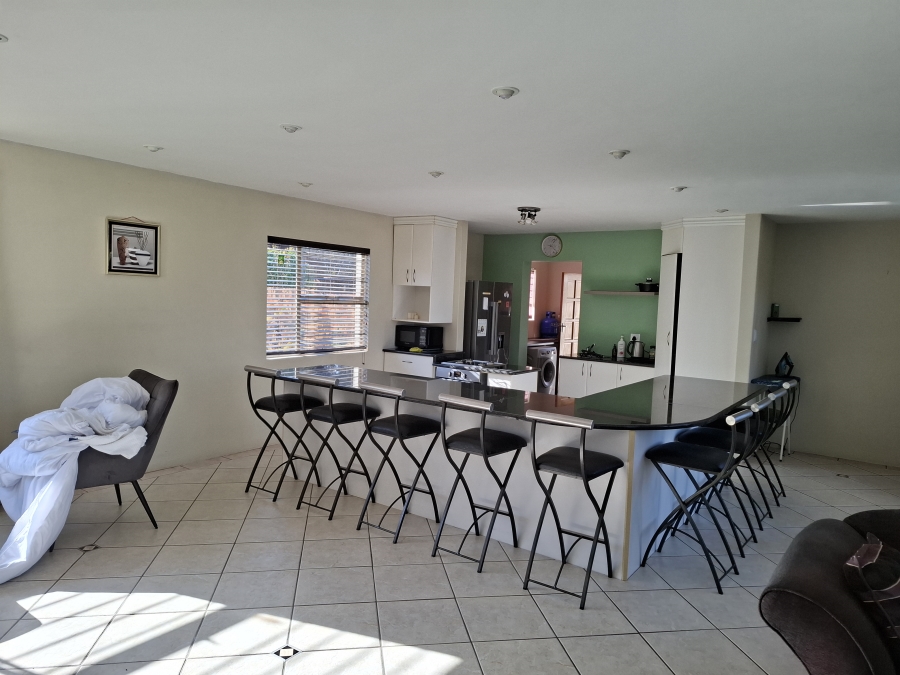 To Let 3 Bedroom Property for Rent in Faerie Glen Gauteng