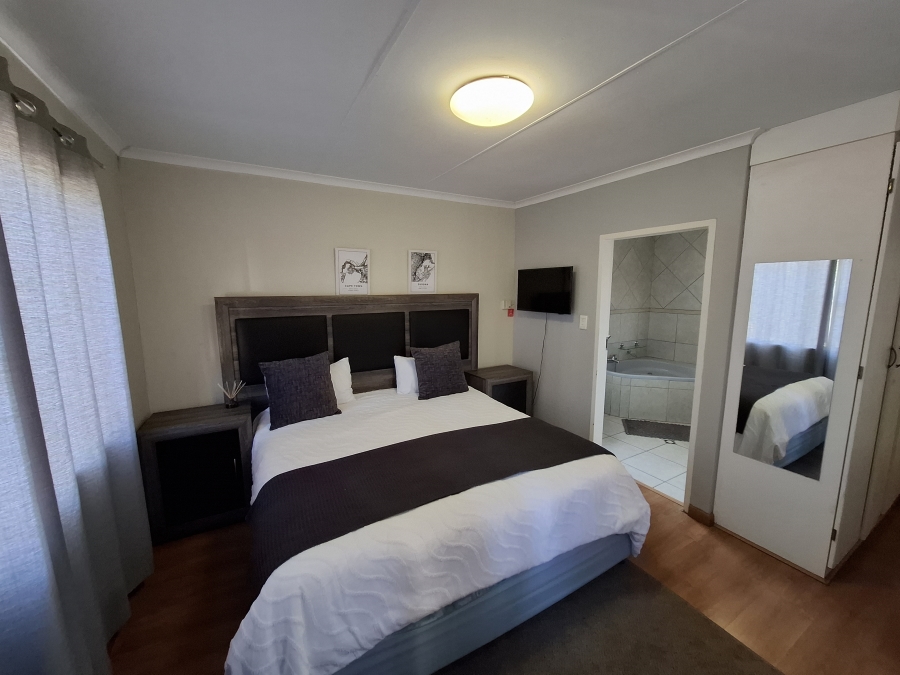 To Let 3 Bedroom Property for Rent in Faerie Glen Gauteng