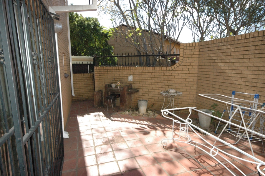 3 Bedroom Property for Sale in Faerie Glen Gauteng